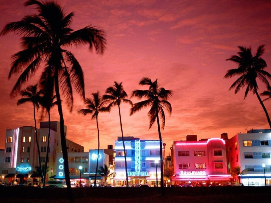 Apartment Right On The Beach! Miami Beach Kültér fotó
