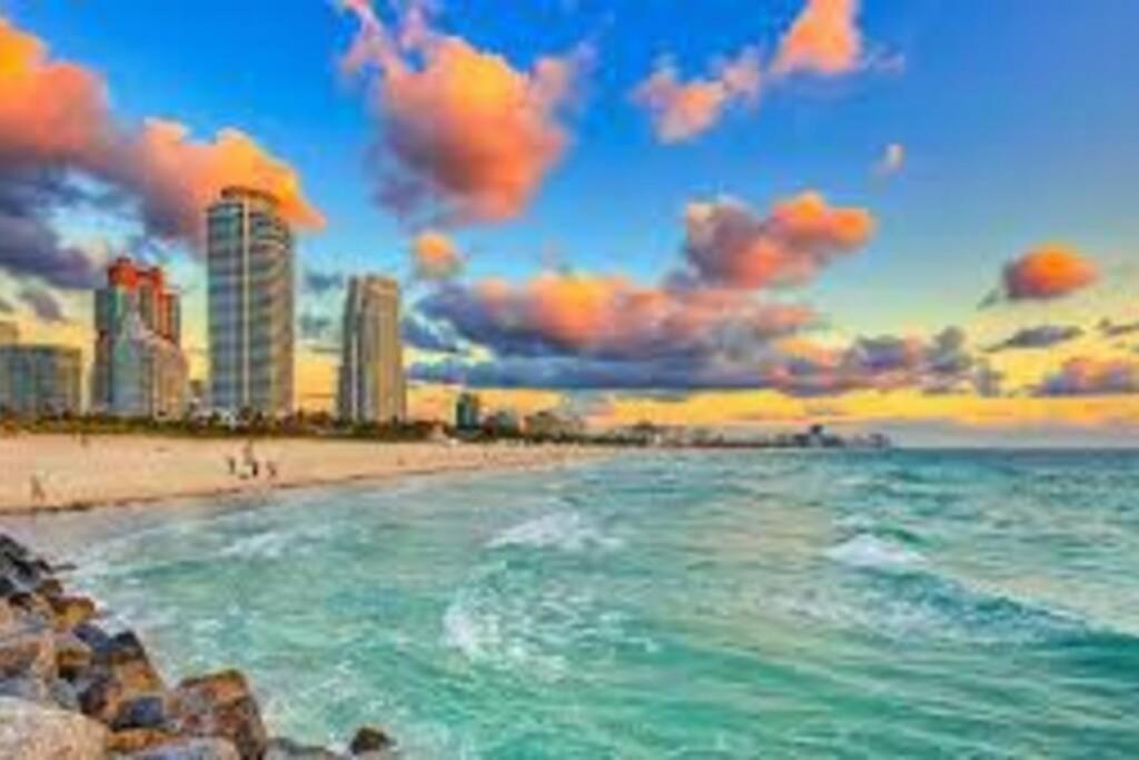 Apartment Right On The Beach! Miami Beach Kültér fotó